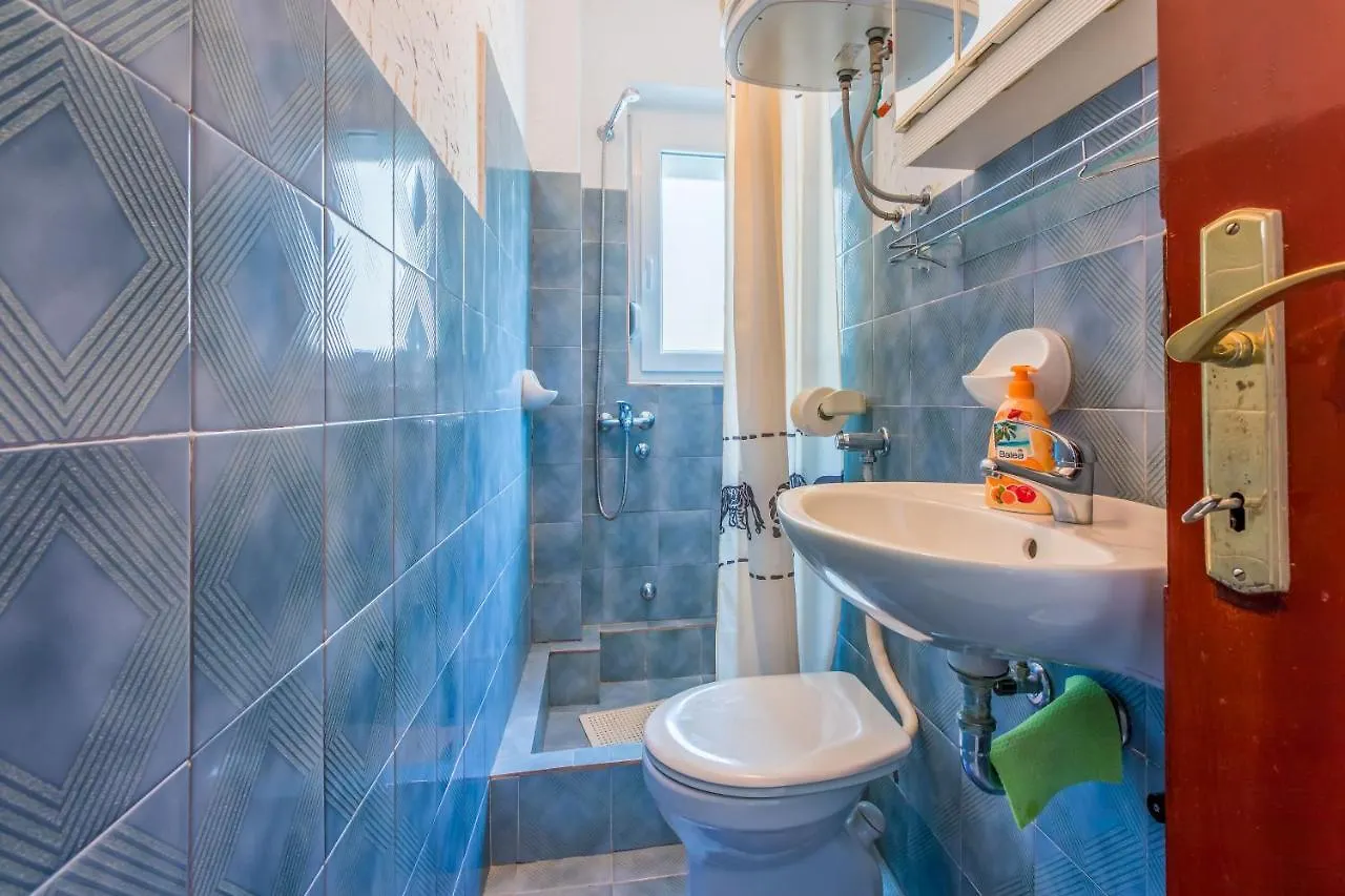 Apartments Lory Dramalj