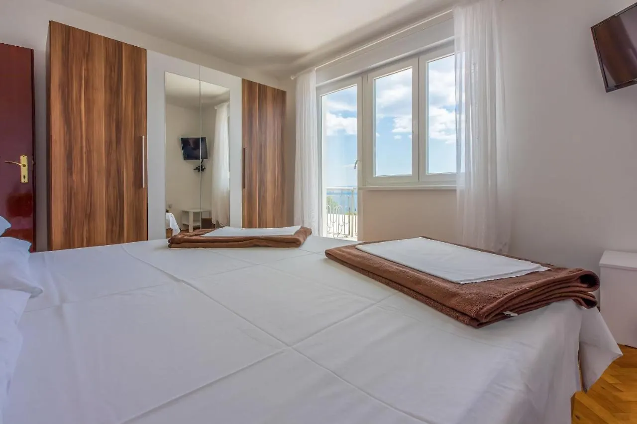 Apartments Lory Dramalj