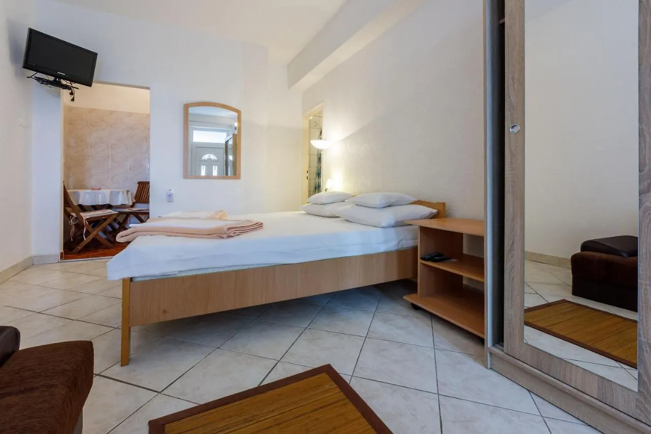 Apartments Lory Dramalj