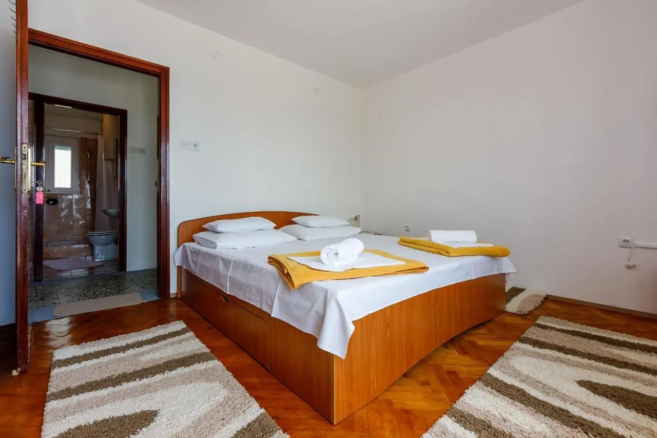 Apartments Lory Dramalj